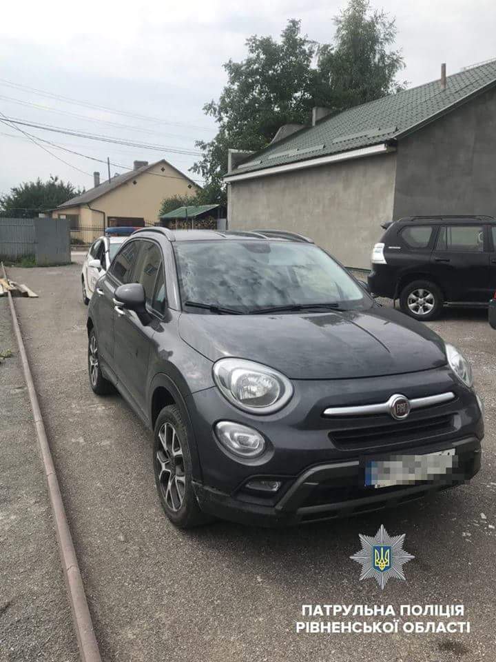 У Рівному патрульні відшукали винуватицю ДТП завдяки свідкам