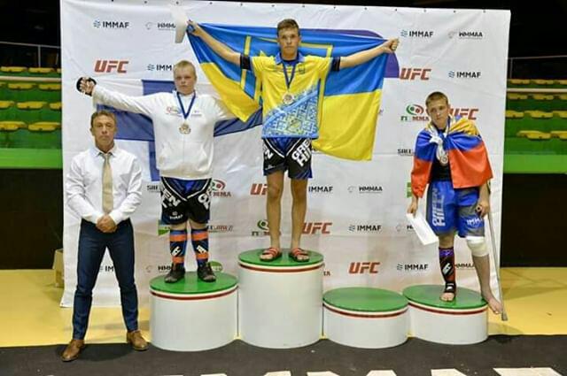 Юний спортсмен із Вінниччини виборов звaння чемпіонa світу із змішaних єдиноборств