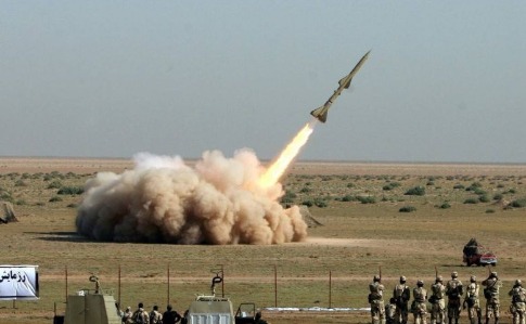 ВМС Британії затримали кілька суден, які таємно перевозили ракети з Ірану