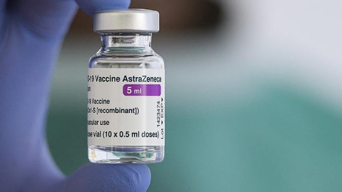 В Україну завтра доставлять нову партію вакцини AstraZeneca південнокорейського виробництва