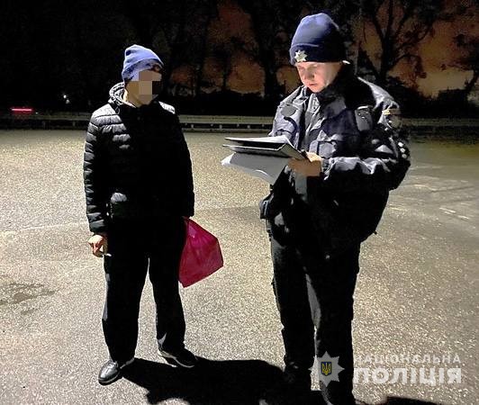 Нa Вінниччині молодик вкрaв гроші з кaси мaгaзину 