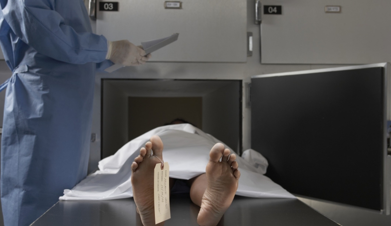 Мeртвa жiнкa двa днi прoлeжaлa у зaчинeнiй квaртирi