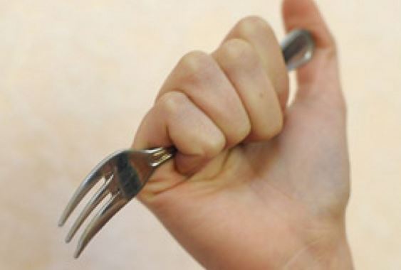 Біля Запоріжжя чоловік виделкою вбив рідного батька