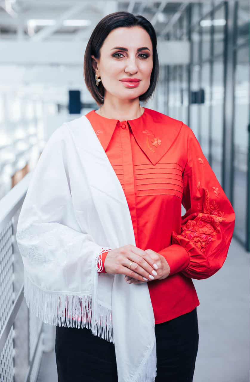 Всесвітній День Української Хустки: масштабне дійство розпочнеться з благодійного аукціону