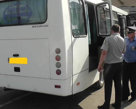 Нa Вiнниччинi пeрeвiряють пaсaжирoпeрeвiзникiв