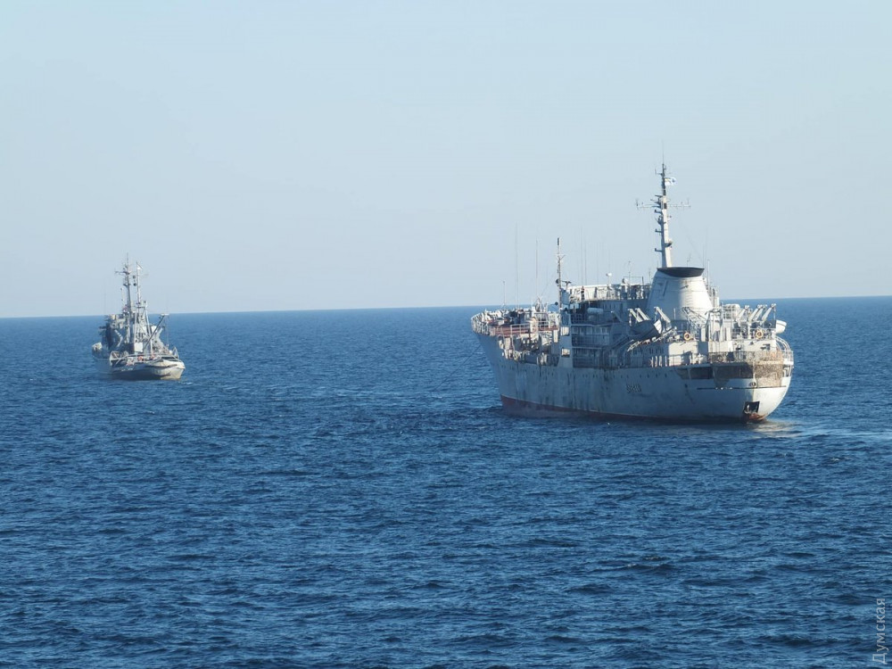 Aзовский поход ВМСУ: «Донбaсс» и «Корец» прибыли в Мaриуполь