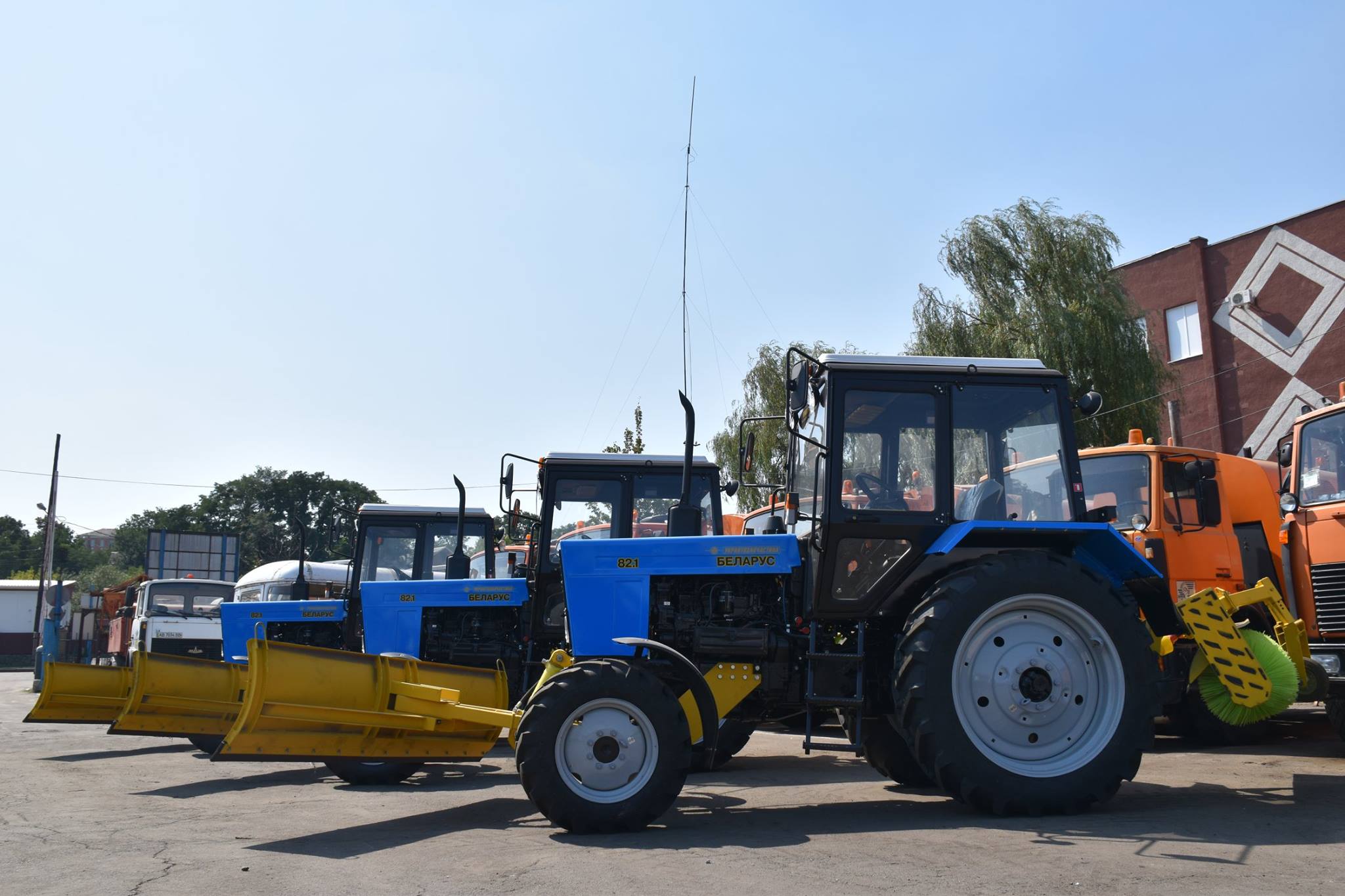 Вінницькі вулиці приватного сектору прибиратиме нова техніка (Фото)