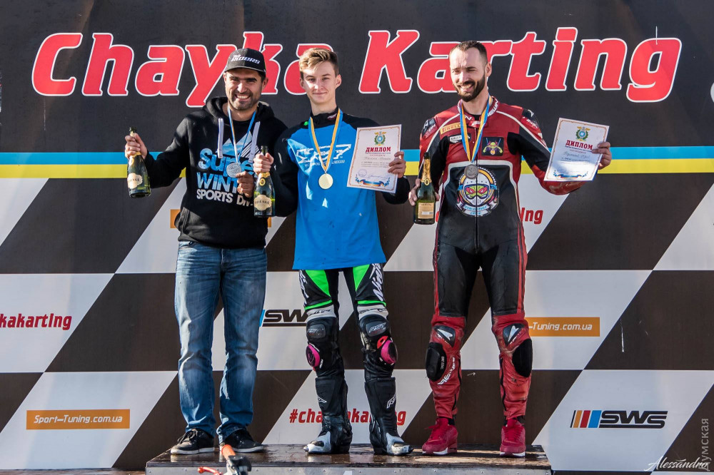 Одесский мотогонщик зaвершaет сезон чемпионом Укрaины срaзу в двух клaссaх