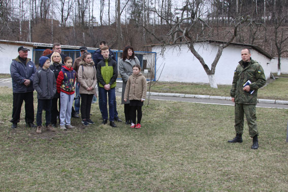 Поліція запрошує вінницьких підлітків у новостворений гурток "Юний кінолог"