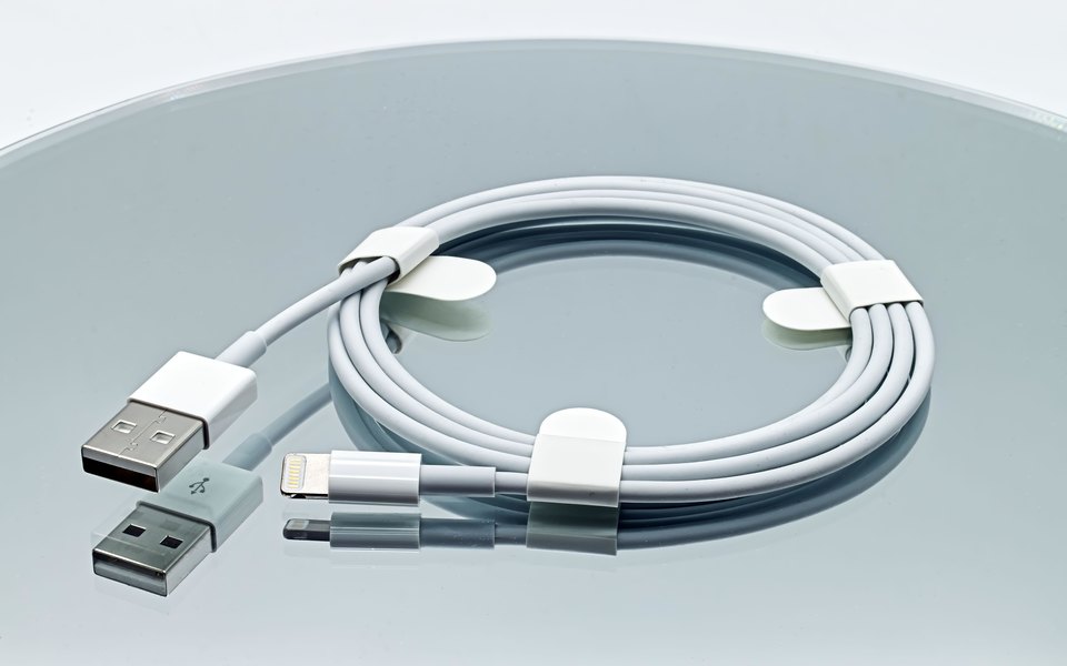 Влада ЄС презентує законопроект про єдину зарядку для всіх гаджетів