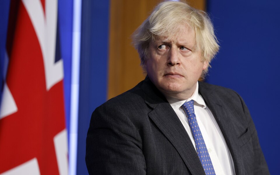 The Guardian показала фото прем'єра Великобританії  з вечірки під час торішнього жорсткого локдауну