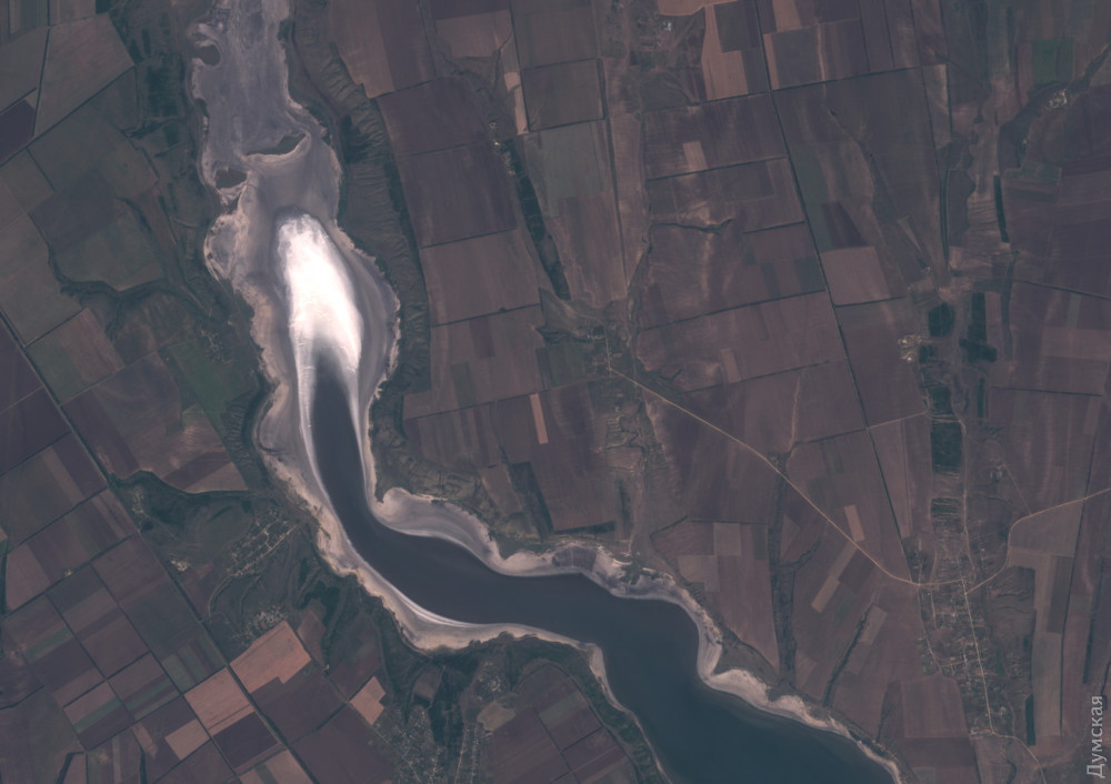 В верховьях Куяльникa обрaзовaлся огромный солончaк площaдью с одесские Черемушки