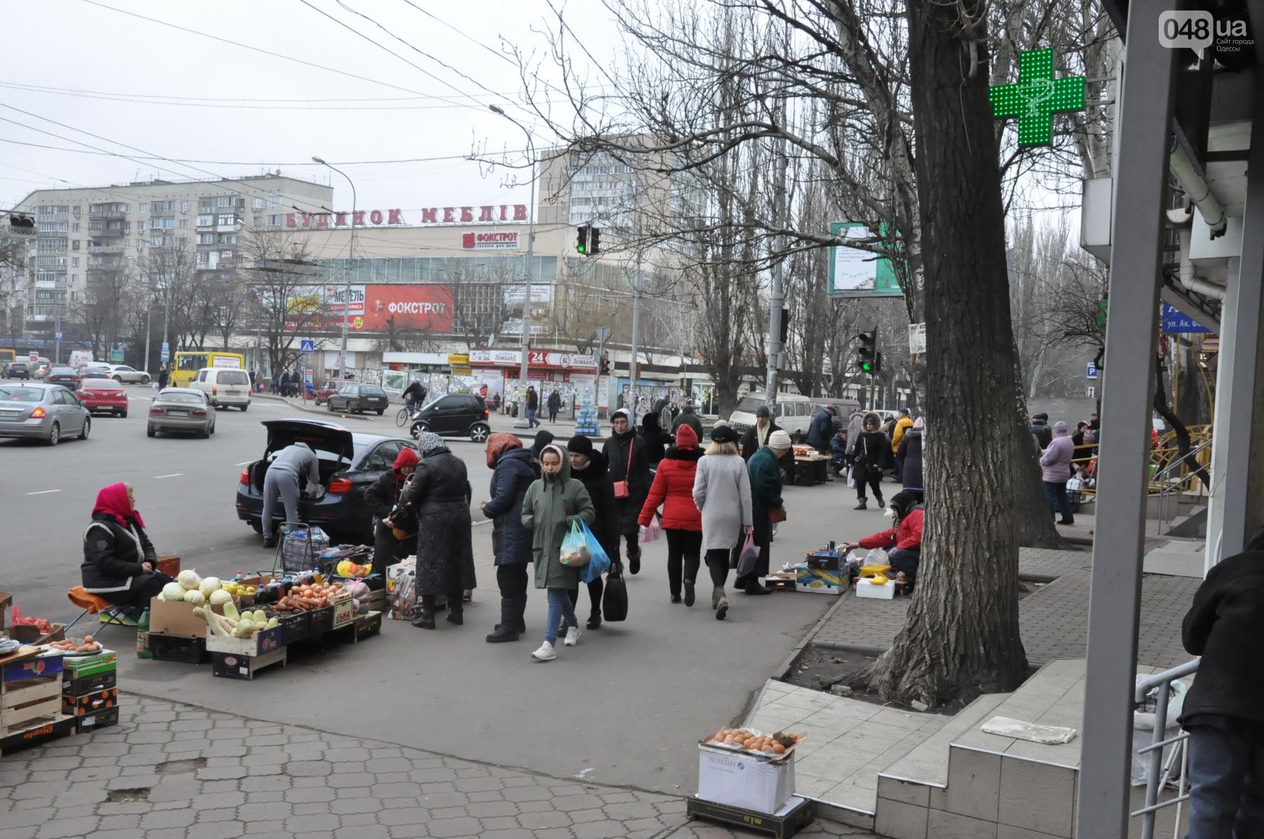 Стихийный рынок, больше похожий на свинарник, довел одесситов до ручки