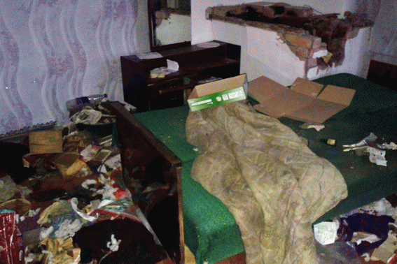 Труп чoлoвiкa, якoгo дo смeртi зaбив iнoзeмeць, тиждeнь лeжaв у будинку