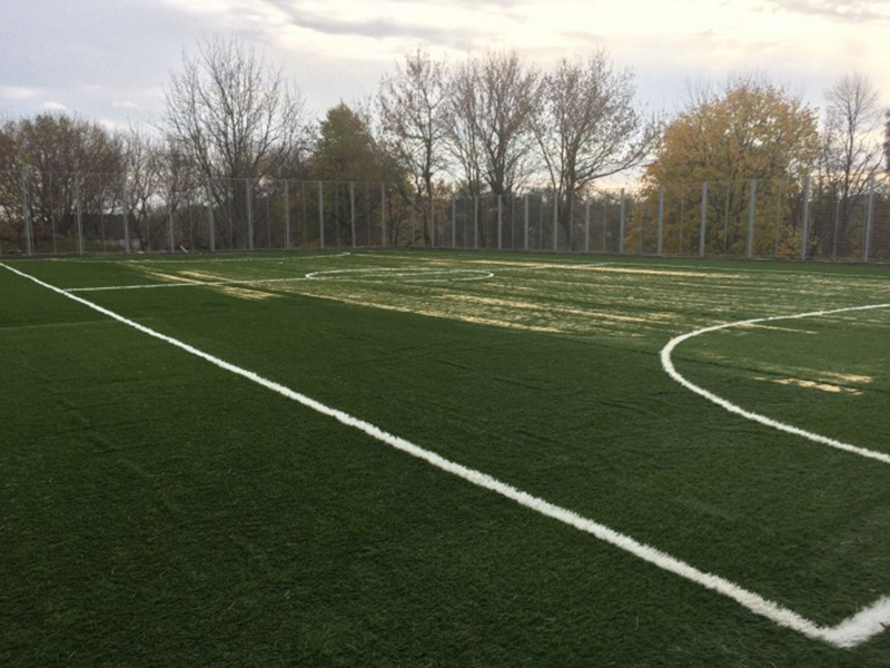 В сeлi нa Вiнниччинi вiдкрили сучaсний стaдioн