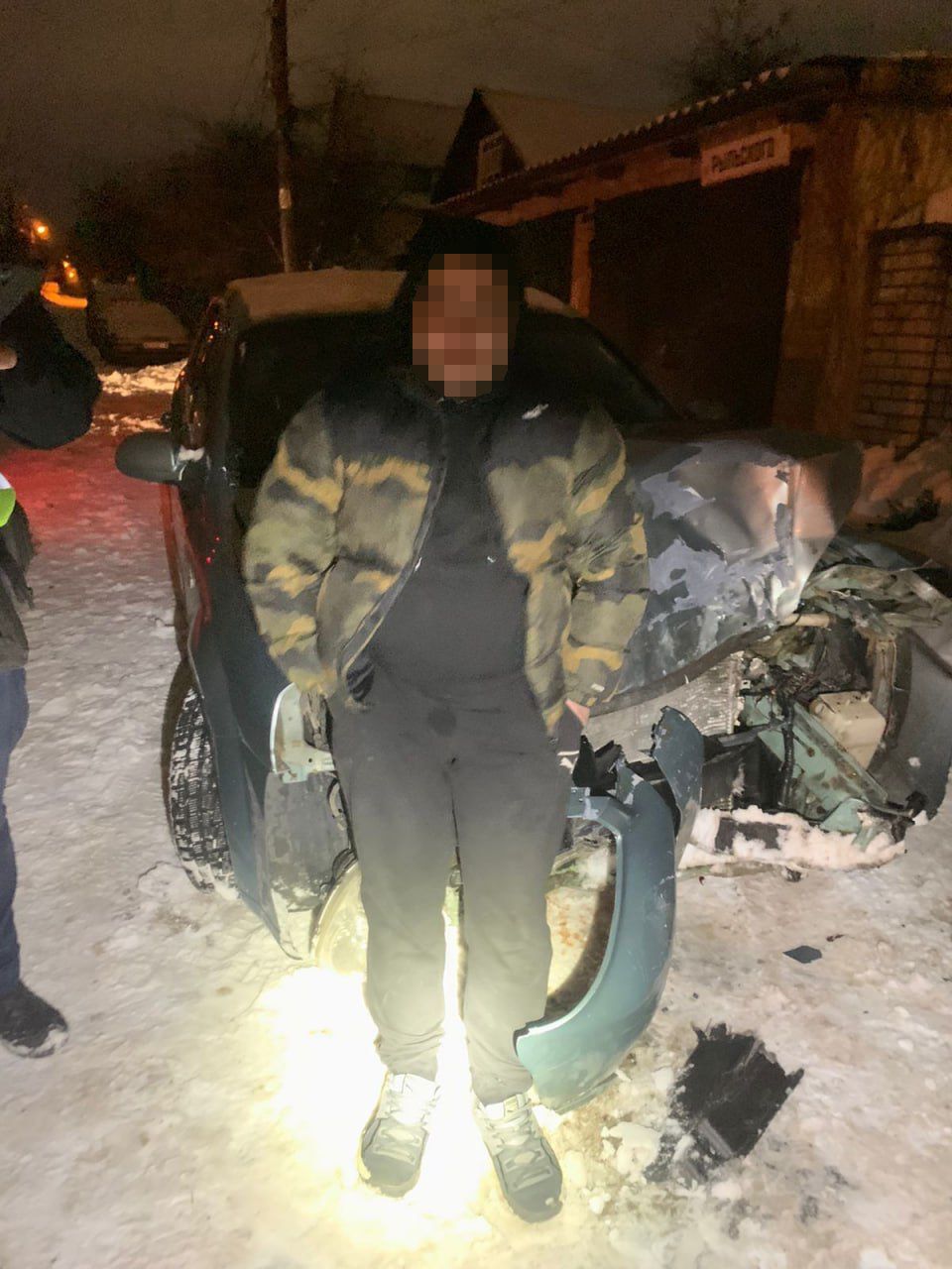 Нетверезий вінничанин викрав авто та вʼїхав у припарковані іномарки 