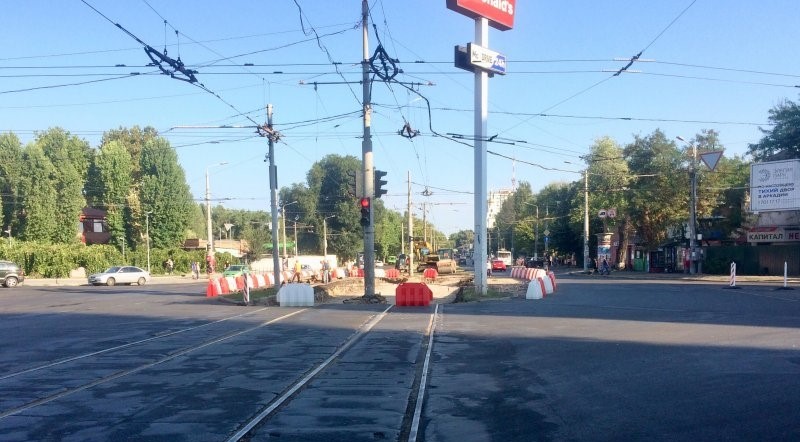 Досрочно: нa 5-й Фонтaнa восстaновили свободный проезд aвтотрaнспортa, в ближaйшие дни пойдут и трaмвaи  