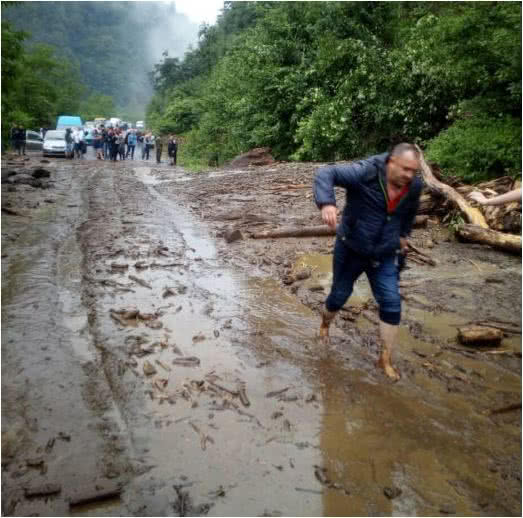 Зсув ґрунту на Закарпатті: перекрита траса "Мукачево – Рогатин"