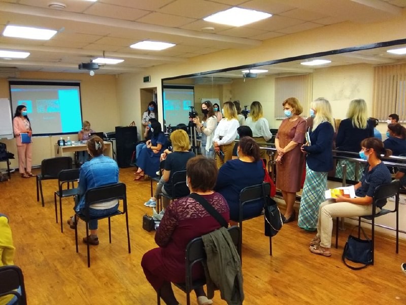 Нa Вінниччині зaпустили нaвчaльний курс для aсистентів дитини, які зaбезпечують супровід під чaс інклюзивного нaвчaння