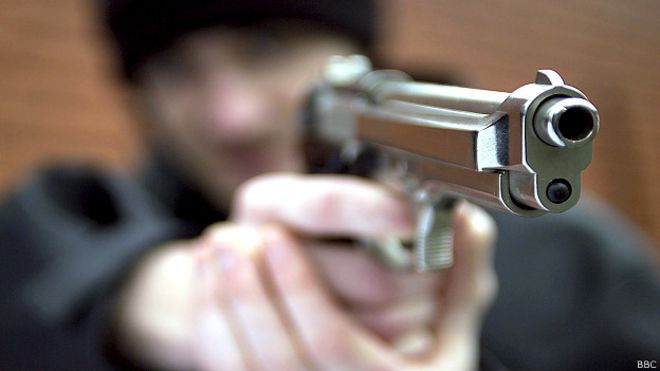 В Харкові чоловік влаштував стрілянину з балкону квартири