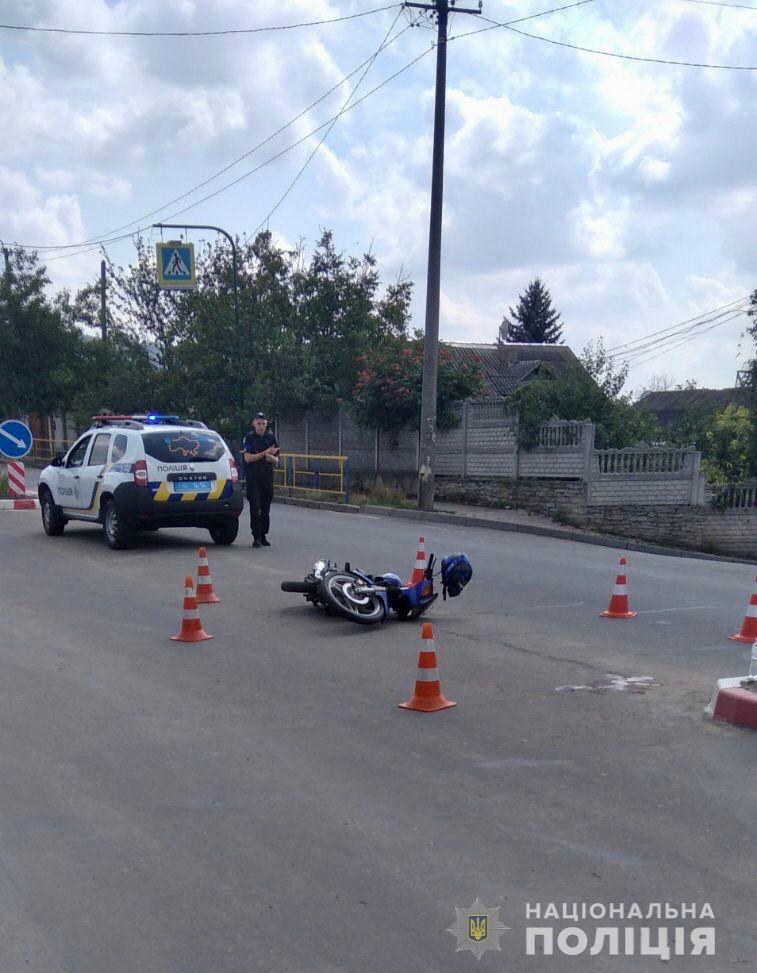 В ДТП нa Вінниччині пострaждaв мотоцикліст 