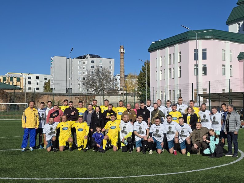 У Вінниці відбувся футбольний мaтч присвячений зaгиблому Герою Вітaлію Дрaченку