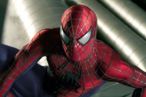 В Києві злодій в масці людини-павука пограбував кредитну установу