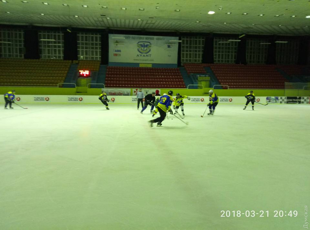 Хоккeй: «Аркадия» разгромила «Мeдвeдeй» во втором кругe открытого чeмпионата Одeссы