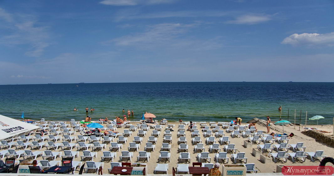 Когда закончился сезон: в мэрии назвали нечестных арендаторов одесских пляжей