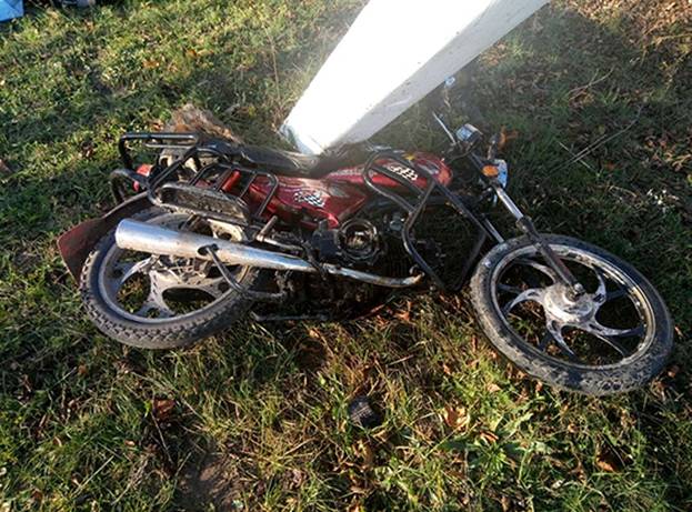 На Вінниччині смертельна ДТП: водій мопеда врізався у стовп