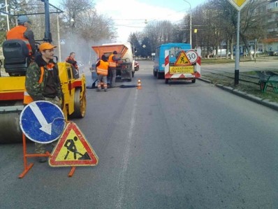 У Вінниці триває поточний ремонт доріг