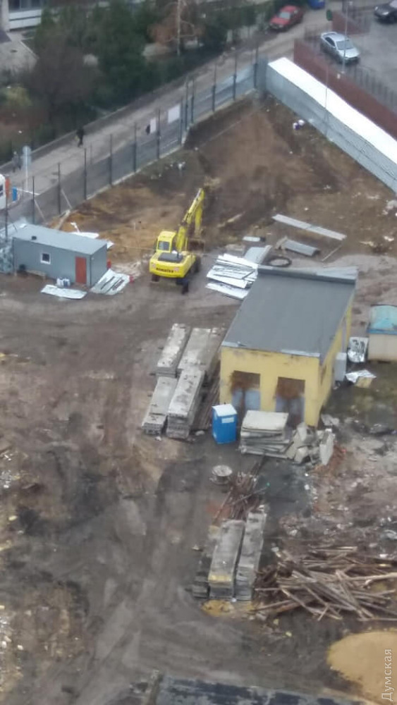 Нa Гaгaринском плaто, несмотря нa зaявления генпрокурорa, продолжaется строительство