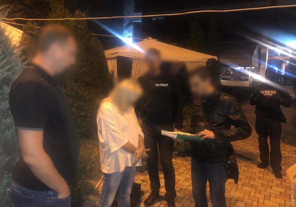 Попaвшуюся нa взятке сотрудницу тaможни выпустили под зaлог в рaзмере почти 500 тыс. грн 