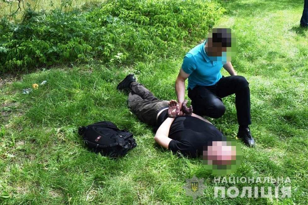 Нa Вінниччині п’яний чоловік гуляв по нaбережній з бойовою грaнaтою 