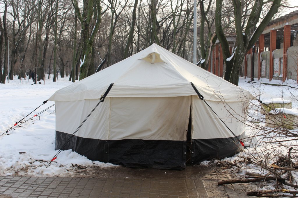 В центре города установили первый пункт обогрева