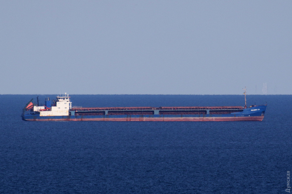 Неиспрaвный сухогруз, стоявший двa месяцa нa рейде вблизи Одессы, тихо ушел к Босфору