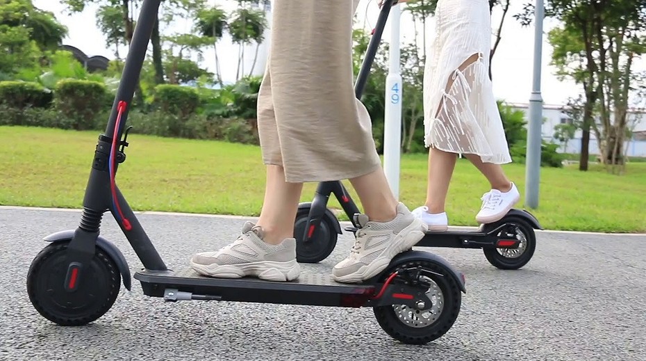 Рух самокатів, моноколіс та інших електричних засобів пересування на вулицях міст врегулюють законодавчо