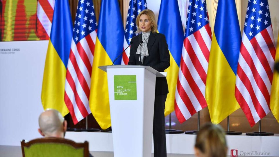 Сьогодні - 30 років з дня встановлення дипломатичних відносин між Україною і США