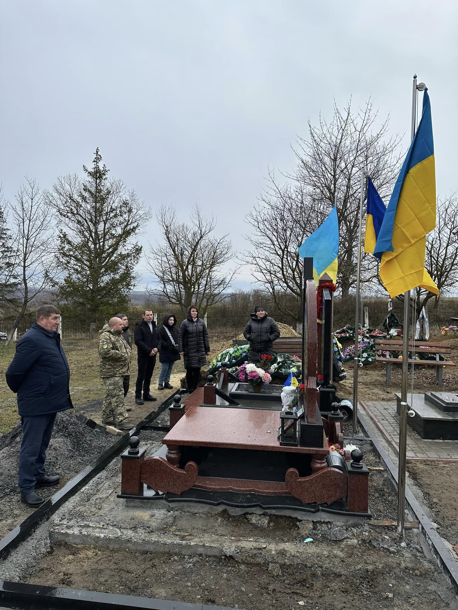 Крижопільська громада вшанувала пам'ять Героя України Івана Паламарчука, нагородивши його родину орденом «Золотий хрест»