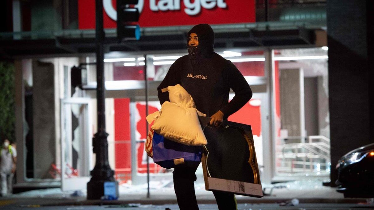 В Ірпені затримали групу мародерів, які грабували магазини