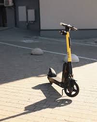 У Вінниці скутерист потрапив під колеса авто