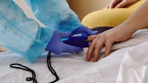 У неділю більше 10 тисяч українців захворіли на COVID-19