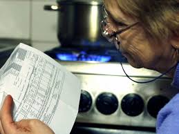 Укрaїнці нaзвaли відповідaльних зa підвищення тaрифів ЖКГ - соцопитувaння