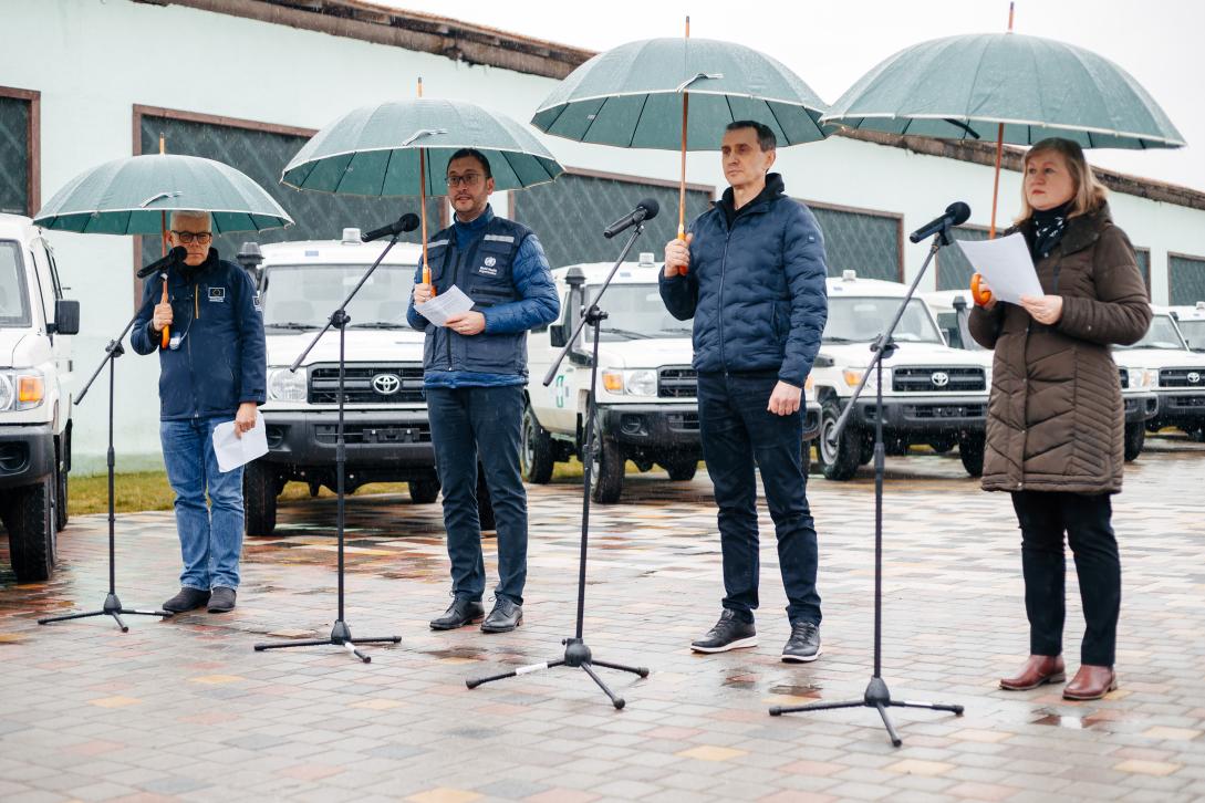  ВООЗ за підтримки ЄС і США надає Україні більше автомобілів швидкої допомоги