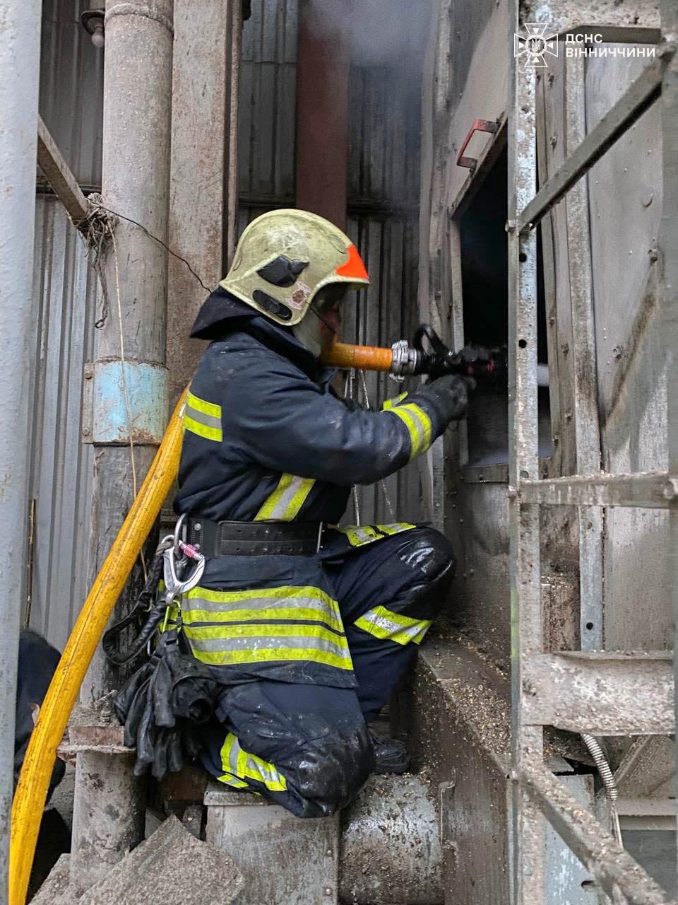 Вісім пожеж на Вінниччині за добу: шість — у житловому секторі, без постраждалих
