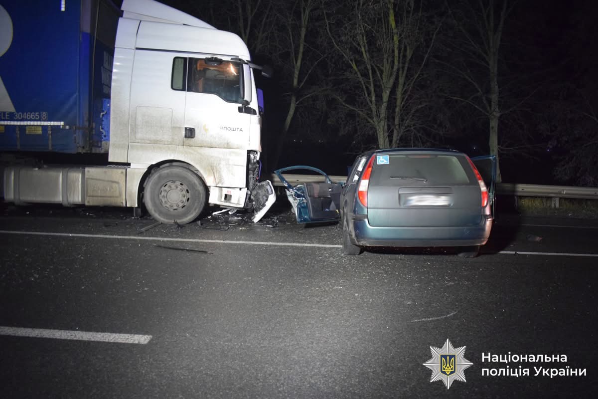 Поліція встановлює обставини смертельної ДТП у Вінниці