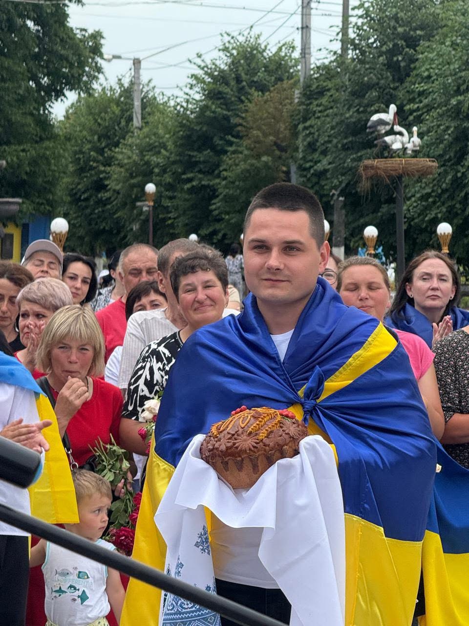 З полону — додому: Гайсин зустрів Юрія Юзвака після майже шести місяців неволі