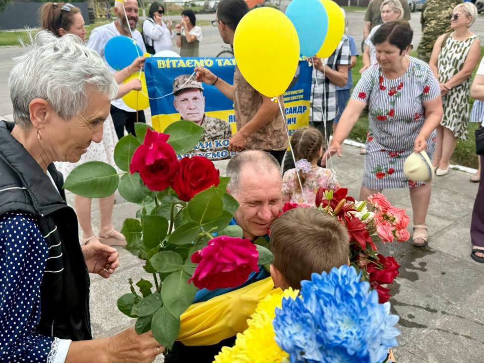 Олександр Яблочний повернувся додому після російського полону