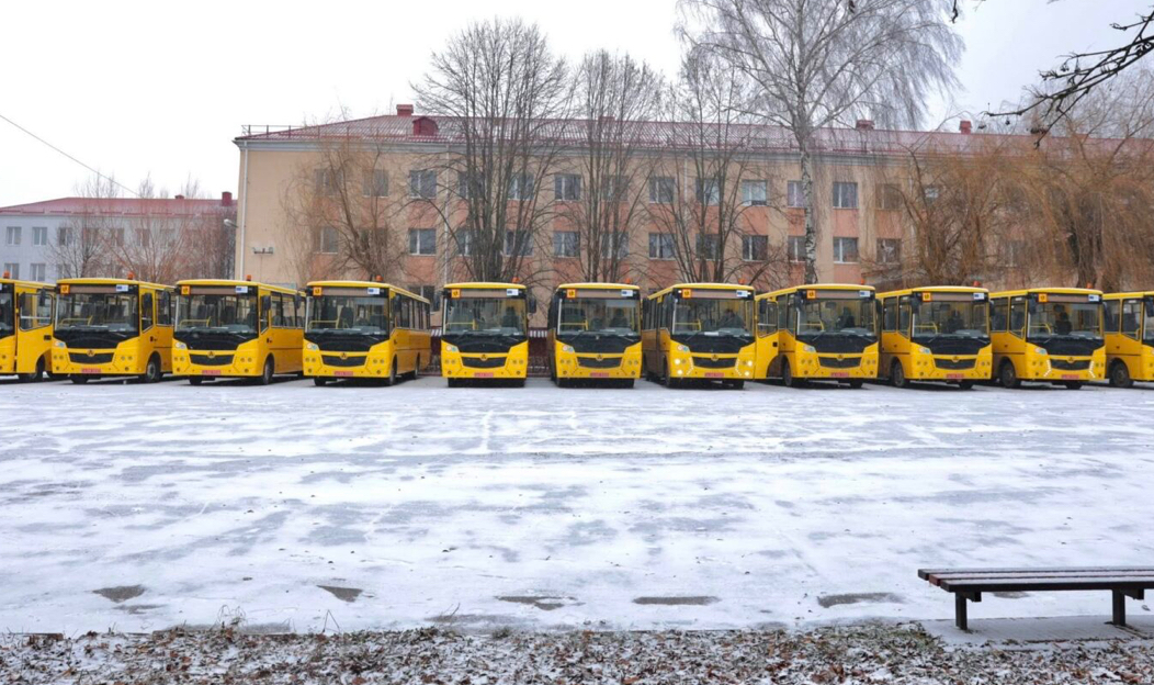 Брацлавська громада отримала новий інклюзивний шкільний автобус