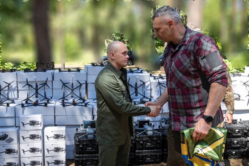  Київ передав ще 2350 дронів на фронт: підтримка від громади триває